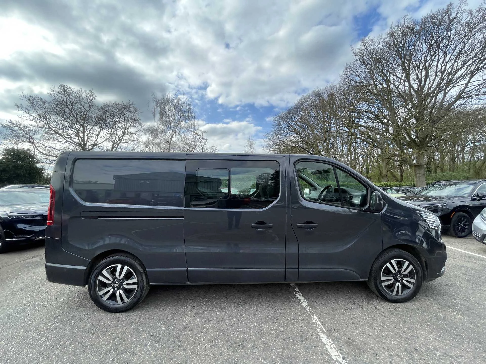 Vehicle image 7