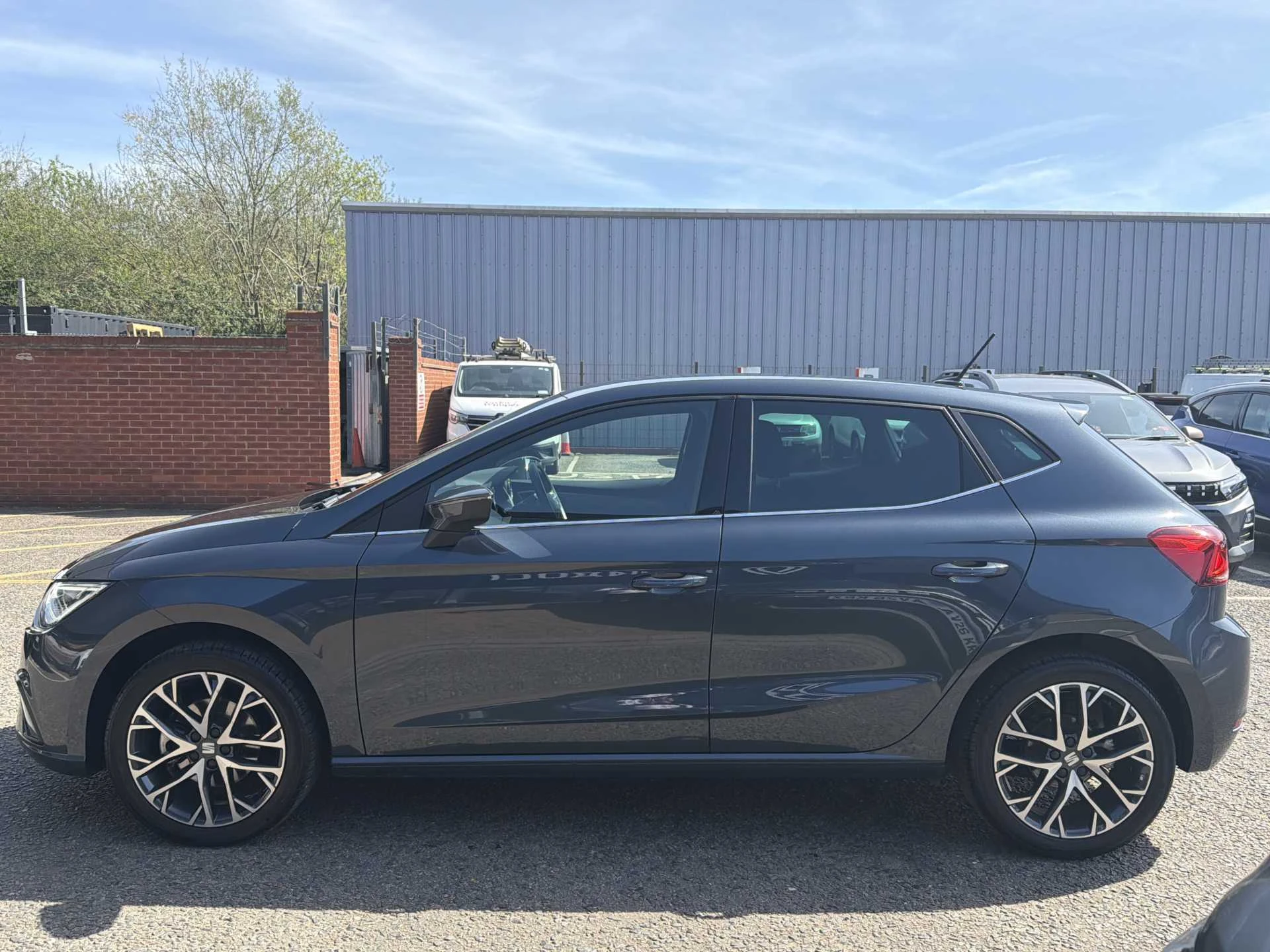 Vehicle image 7