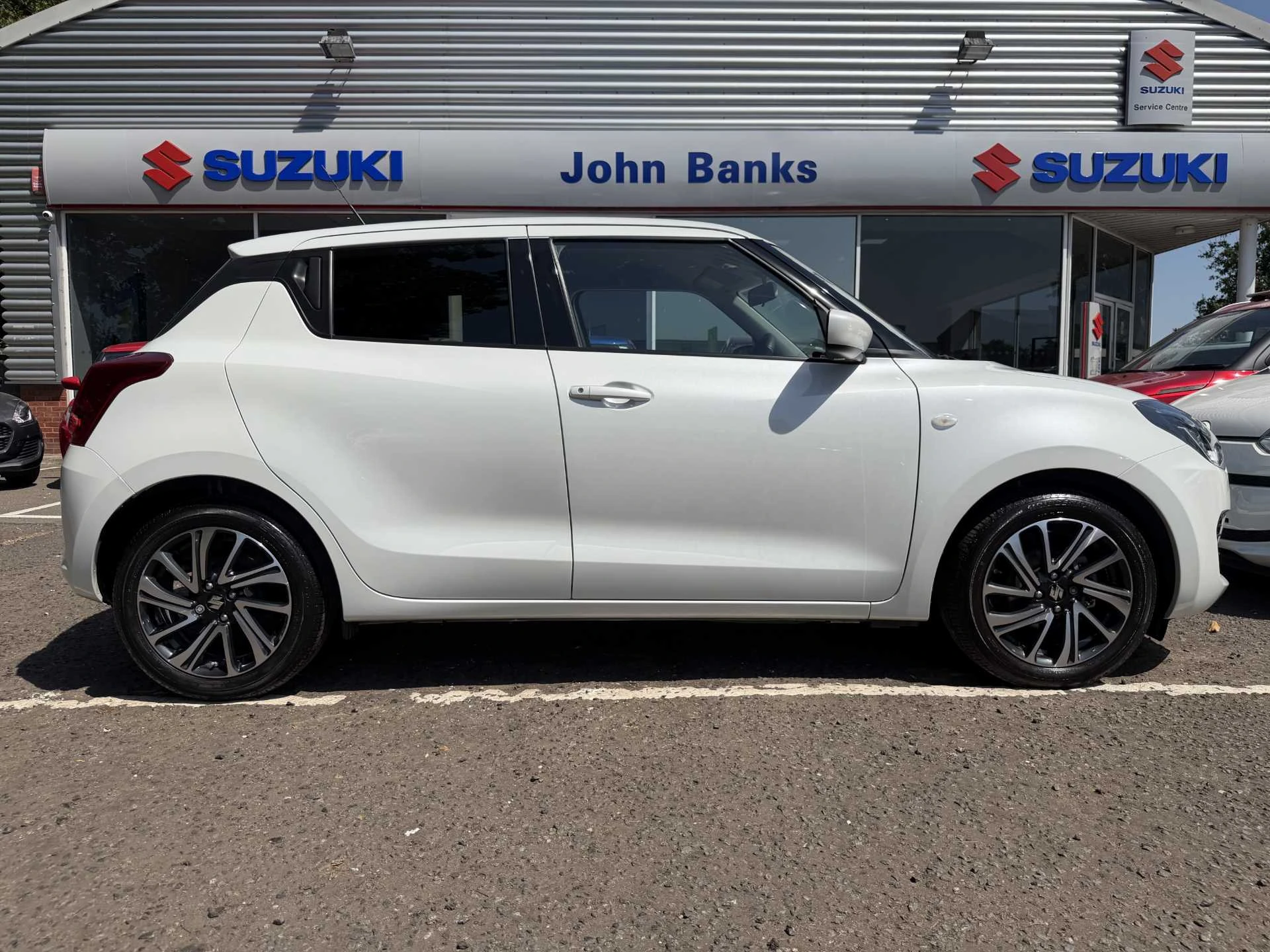 Vehicle image 5