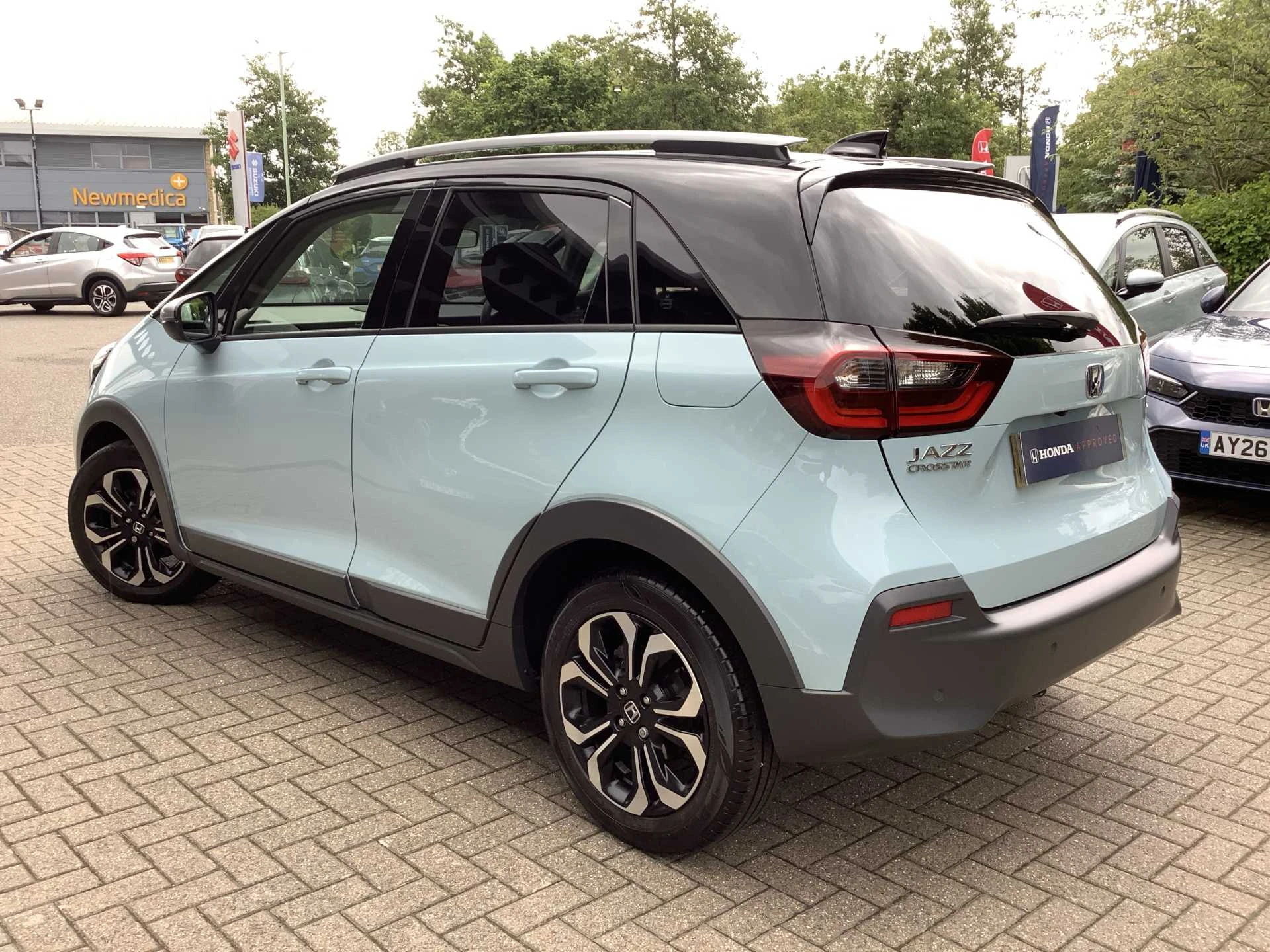 Vehicle image 5