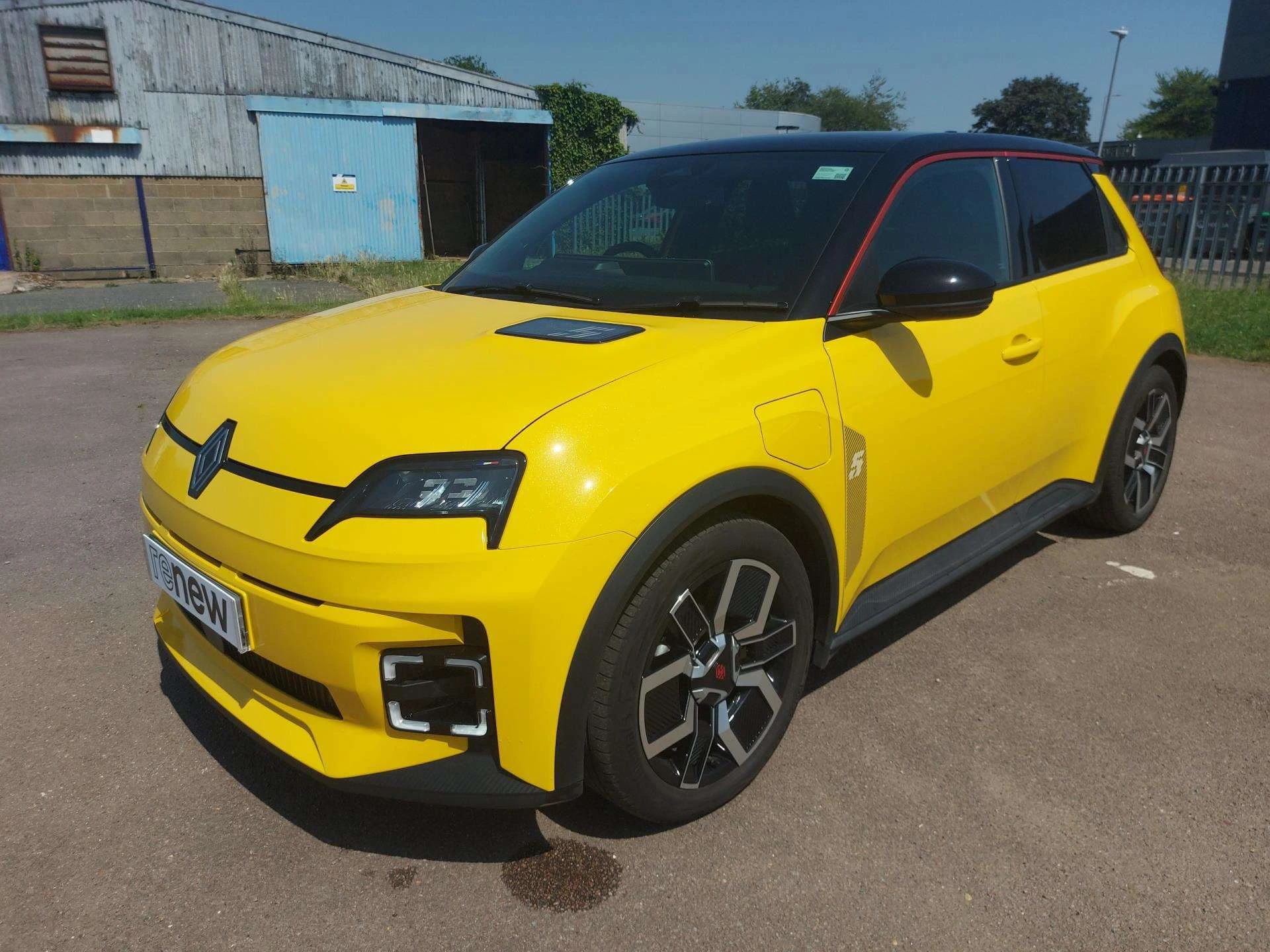 Vehicle image 3