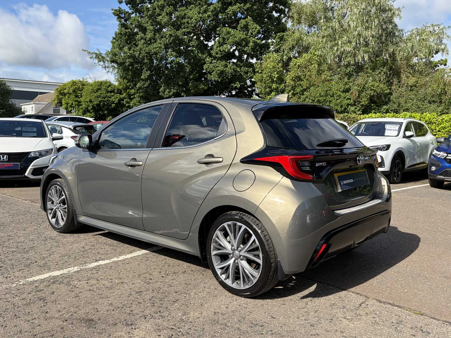 Vehicle image 3