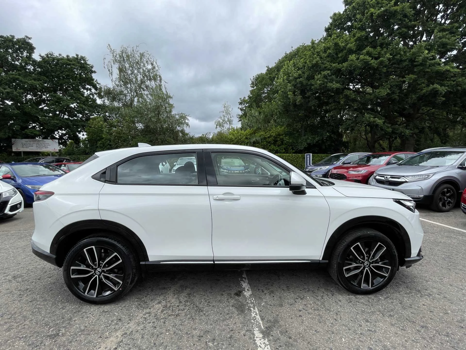 Vehicle image 5