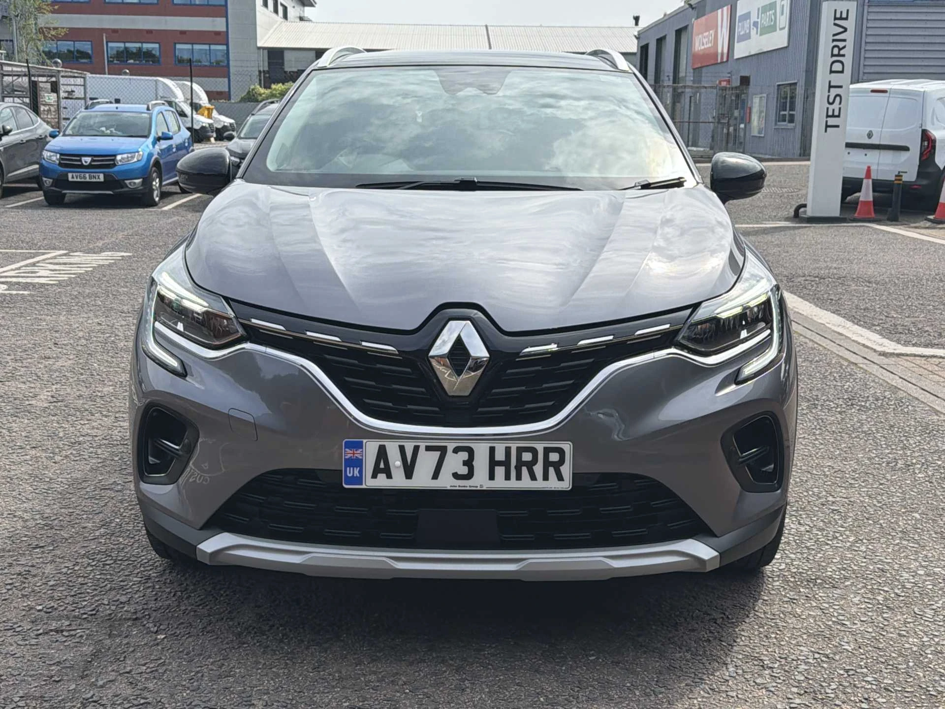 Vehicle image 6