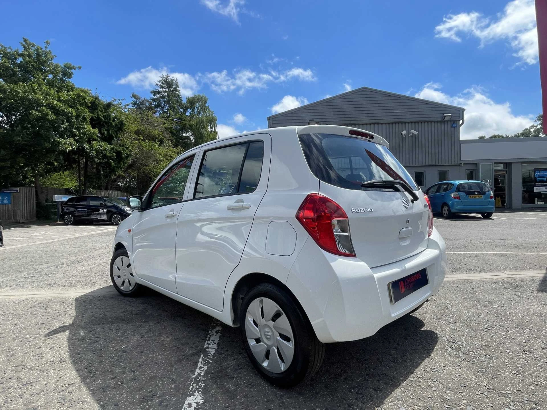 Vehicle image 3