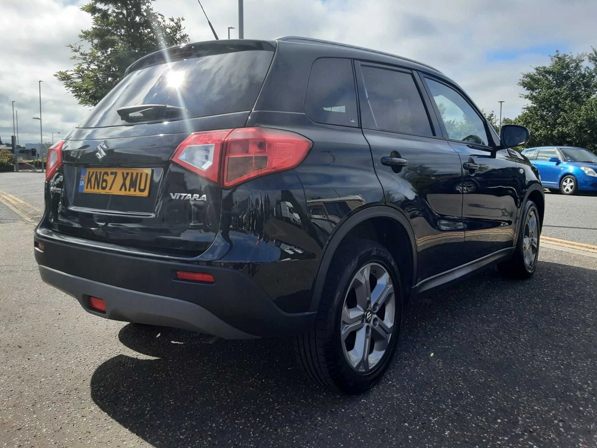 Vehicle image 7
