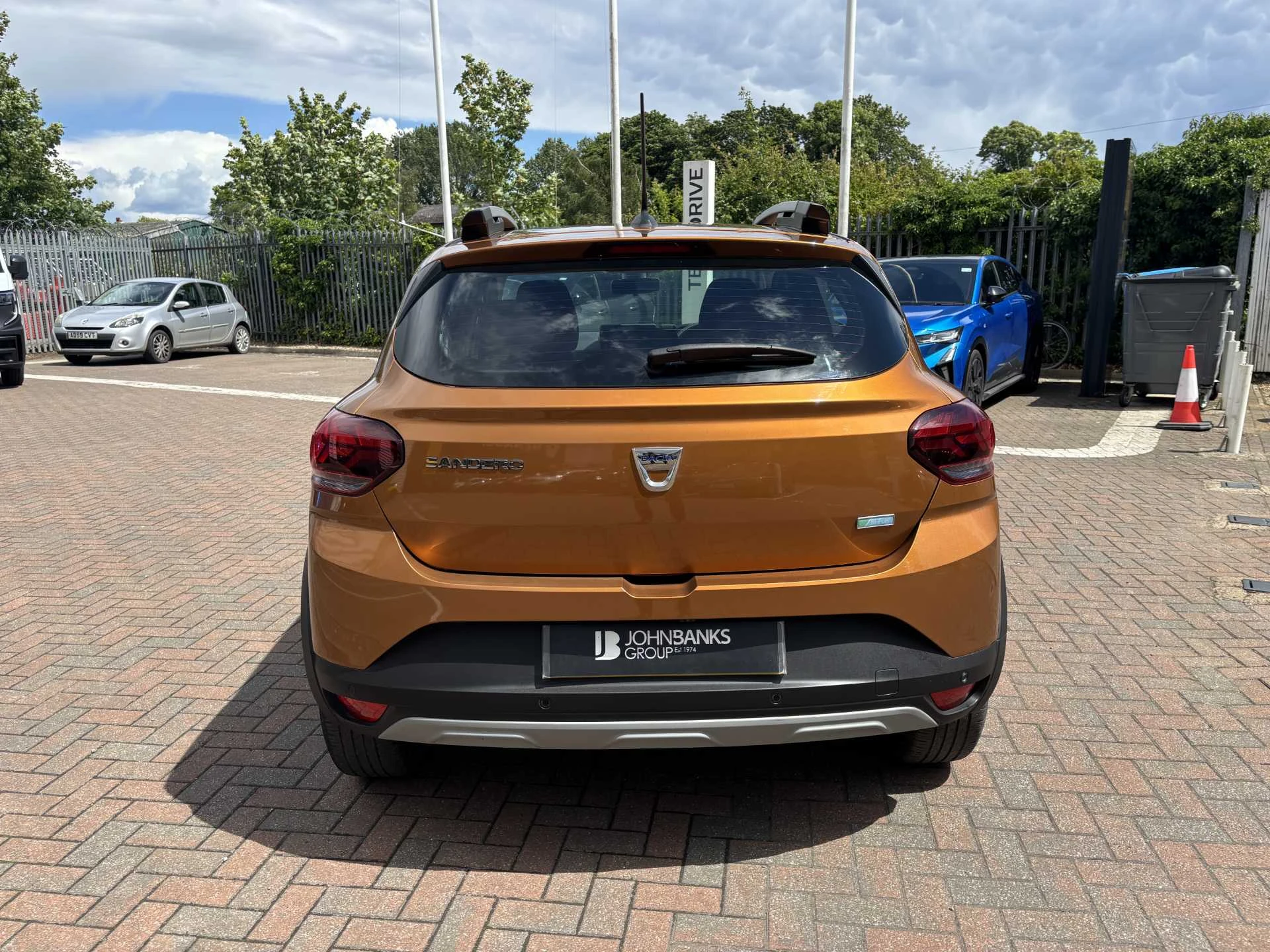 Vehicle image 3