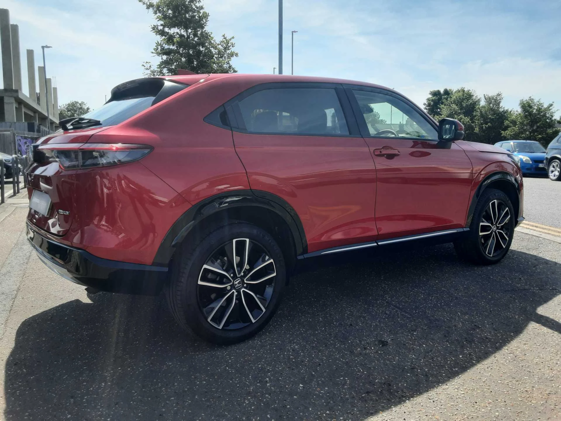 Vehicle image 5