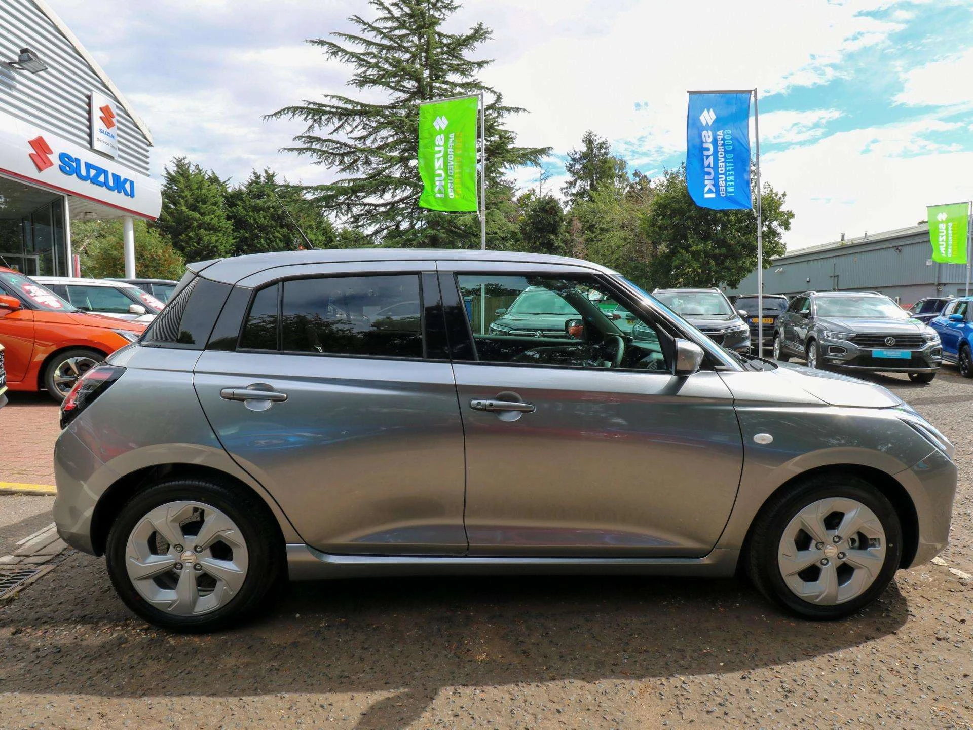 Vehicle image 3