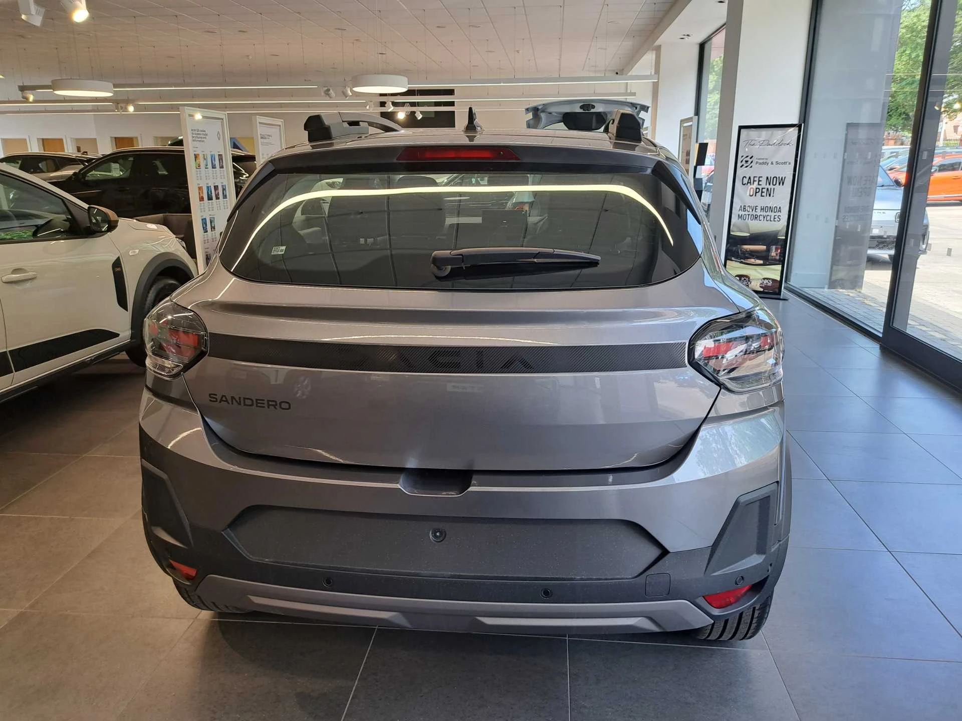 Vehicle image 4