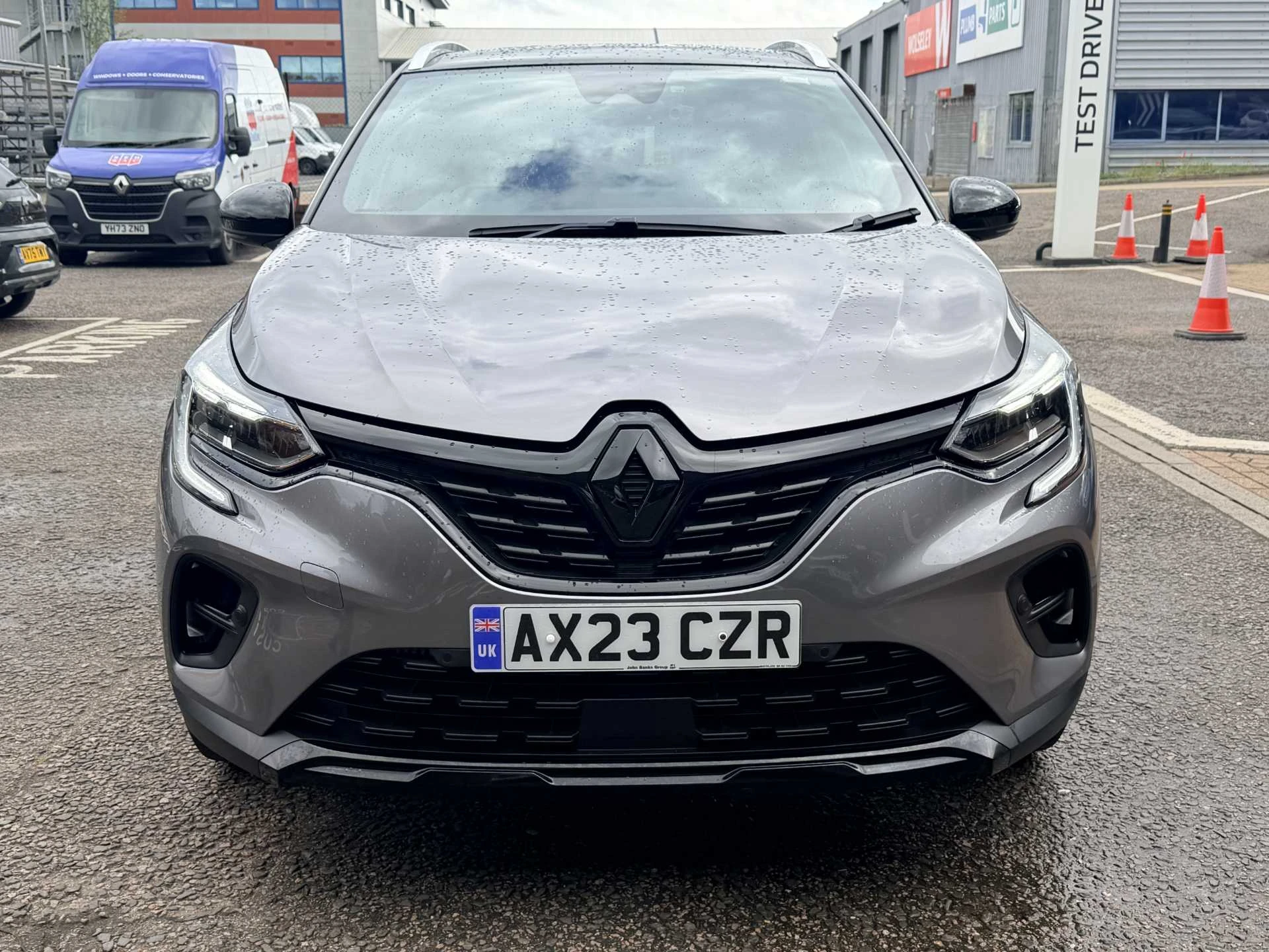 Vehicle image 6