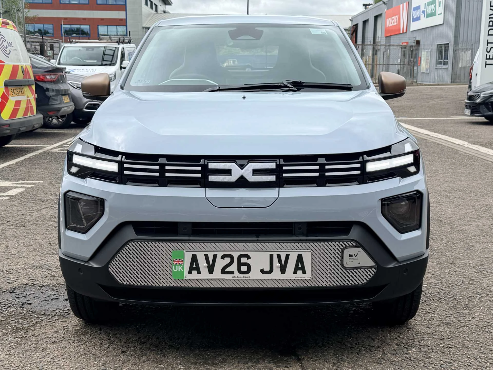 Vehicle image 6