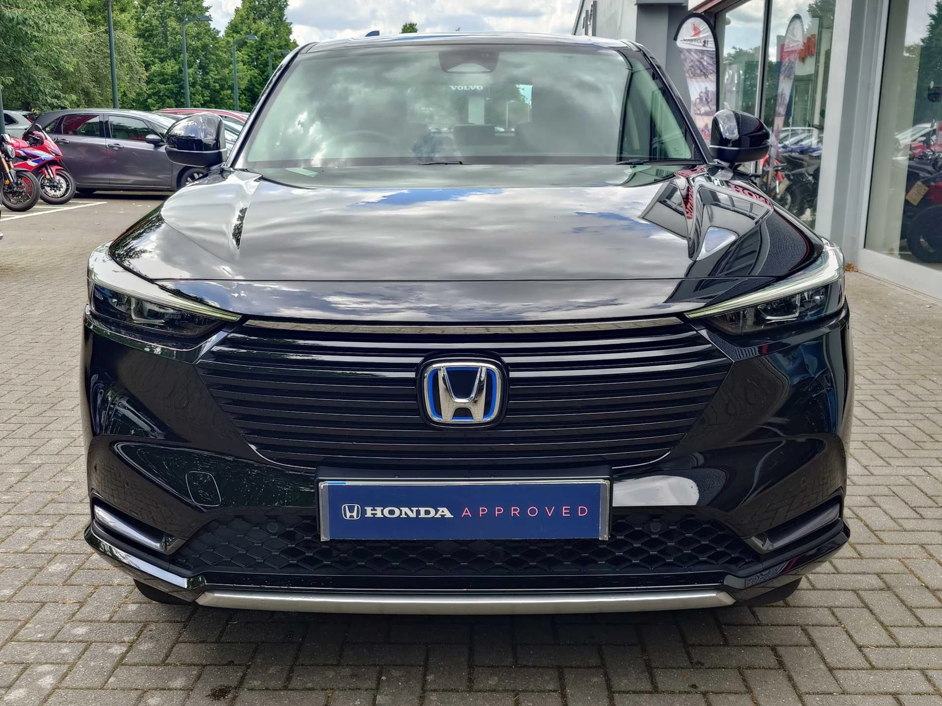 Vehicle image 6