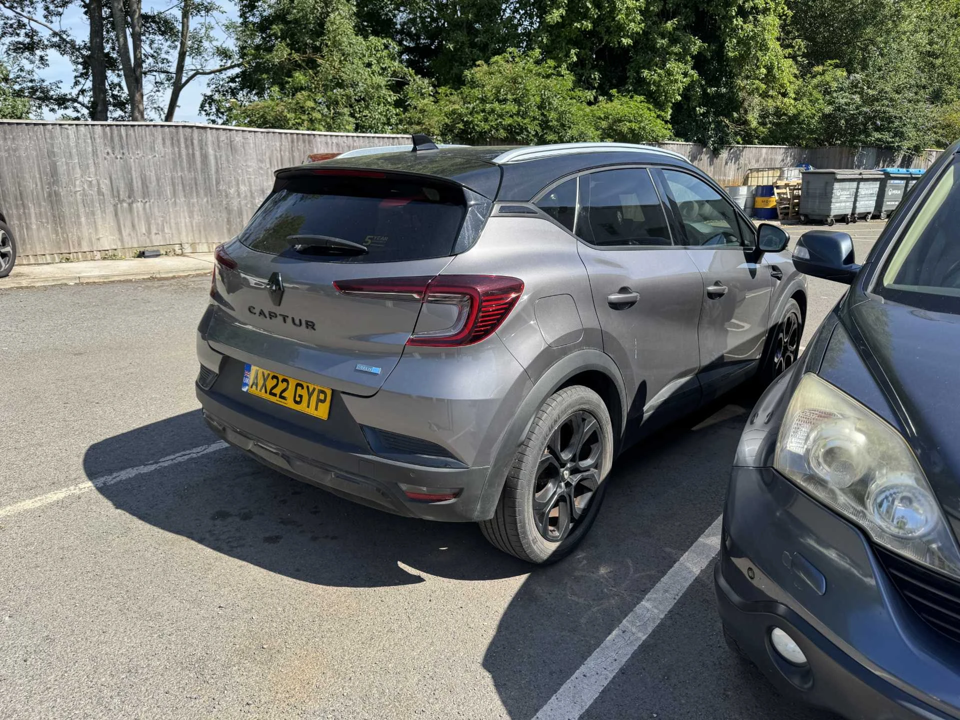 Vehicle image 3