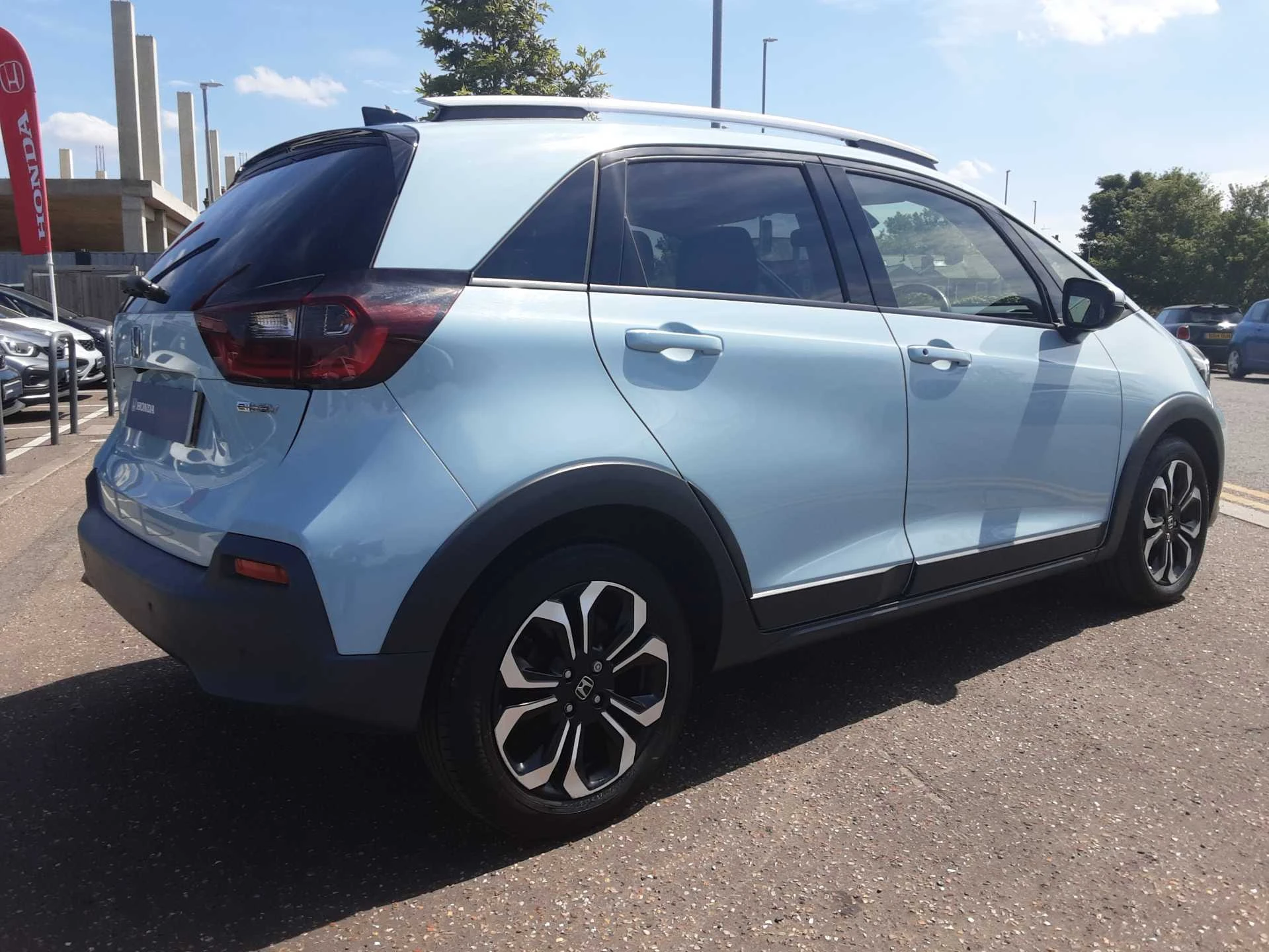 Vehicle image 4