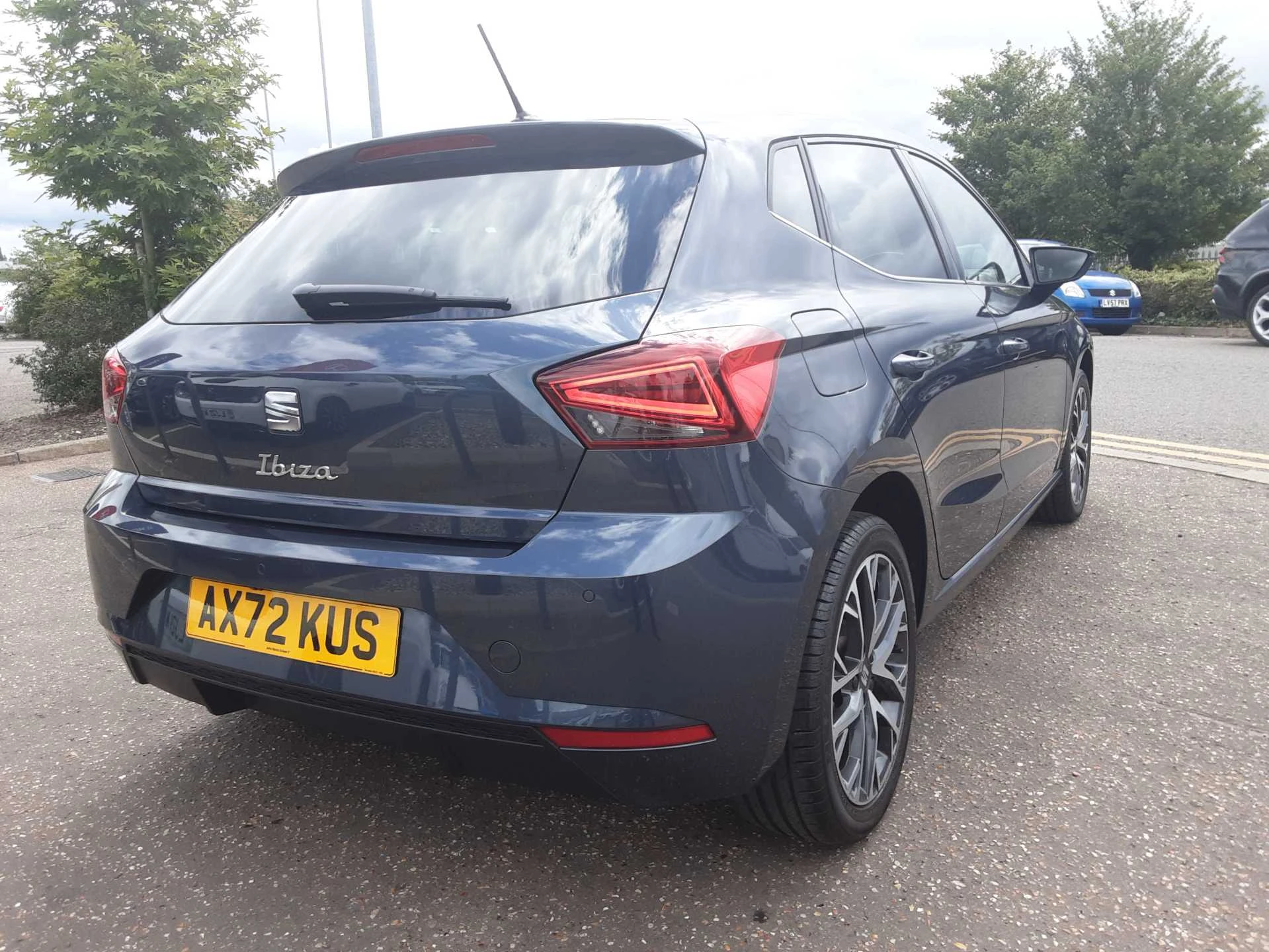 Vehicle image 6