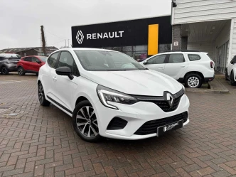 Renault Clio Listing Image