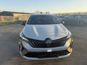 Renault Clio Listing Image