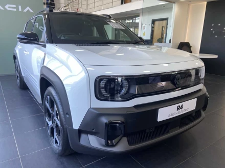 Renault 4 E-Tech electric Listing Image