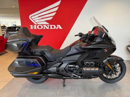 Honda GL1800 Gold Wing Listing Image