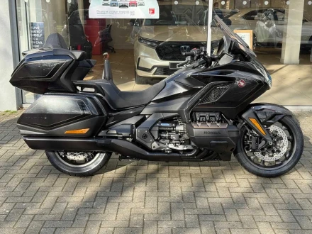 Honda GL1800 Gold Wing Listing Image