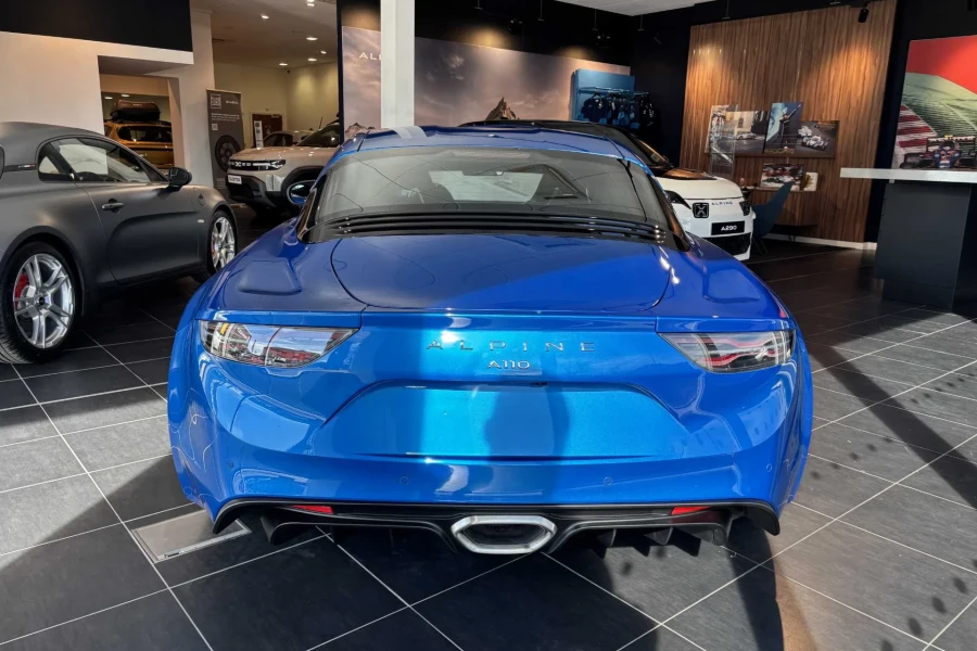 Vehicle Image - 2