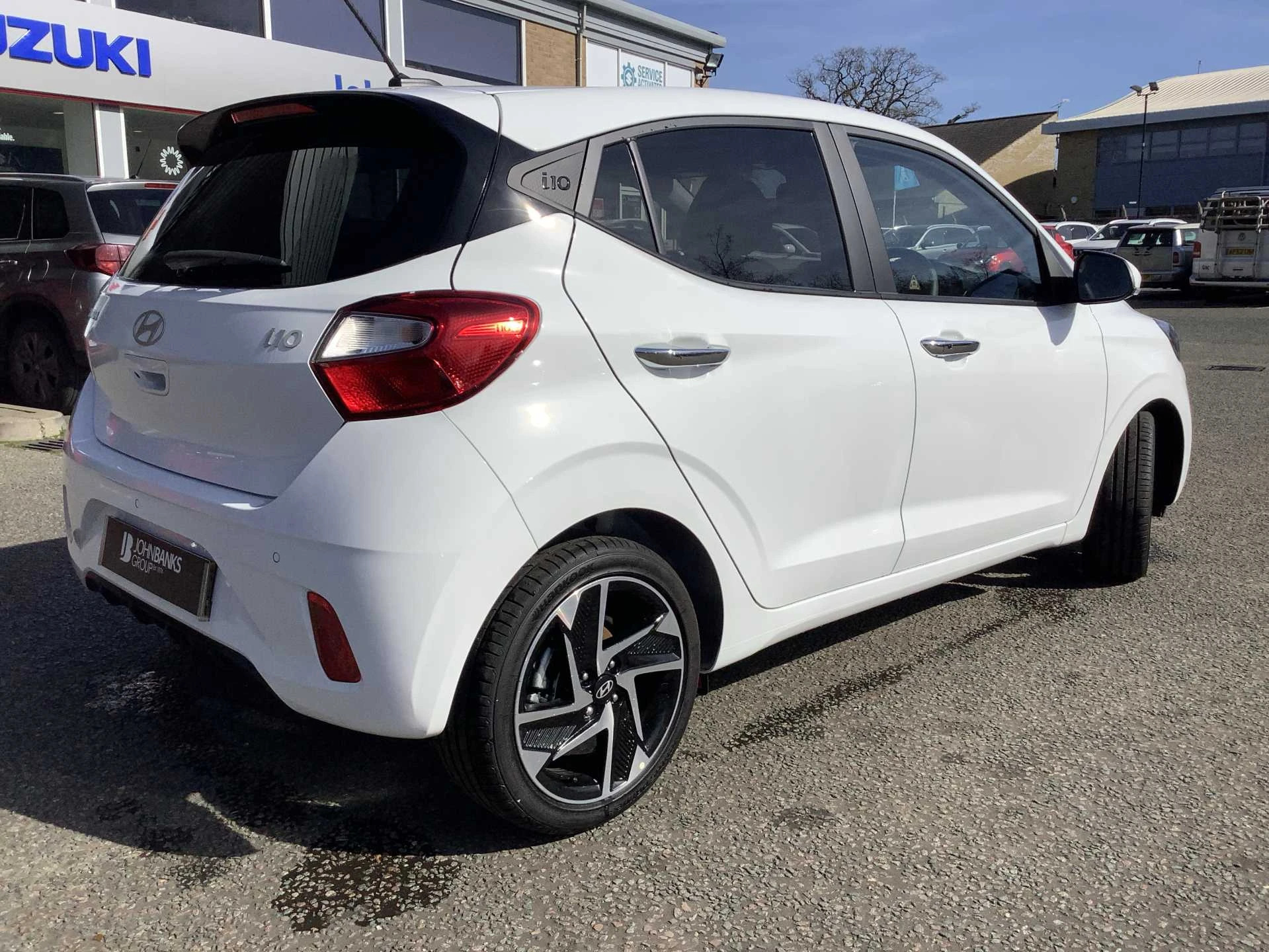 Vehicle image 7