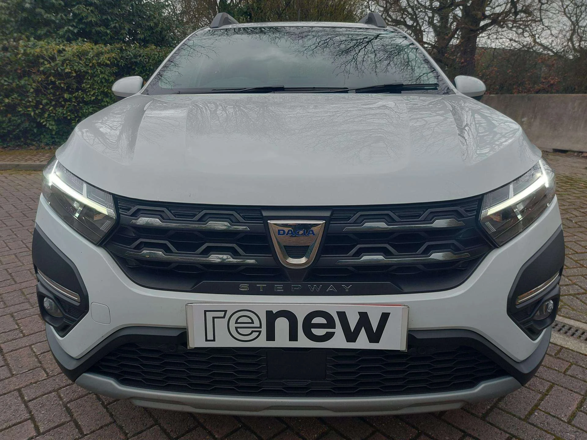 Vehicle image 6
