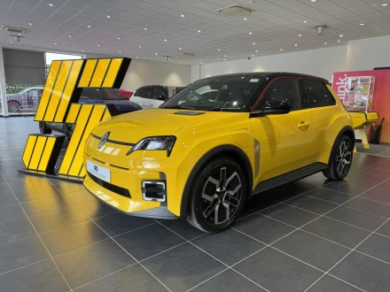 Renault 5 E-Tech electric Listing Image