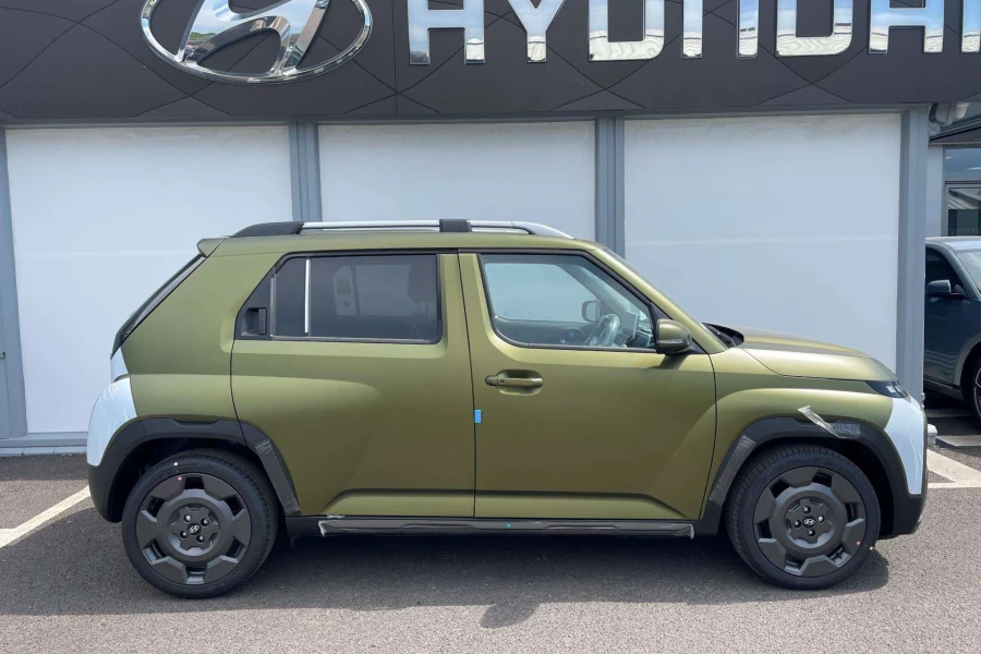 Vehicle Image - 1