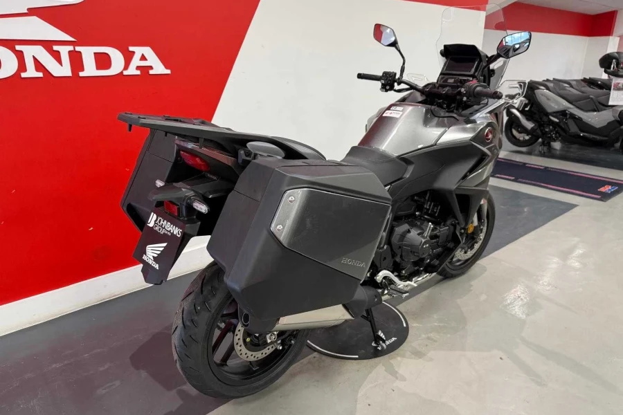Vehicle Image - 2