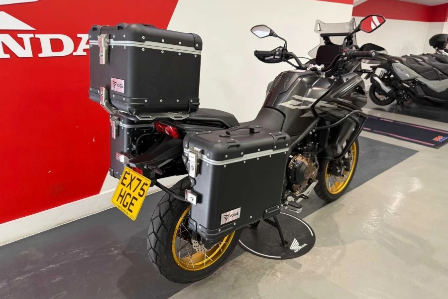 Vehicle Image - 2
