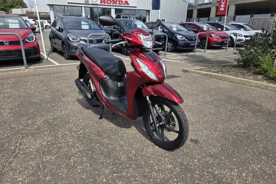 Vehicle Image - 0