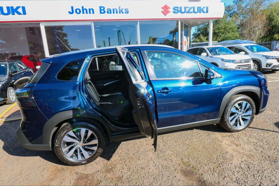 Vehicle Image - 2