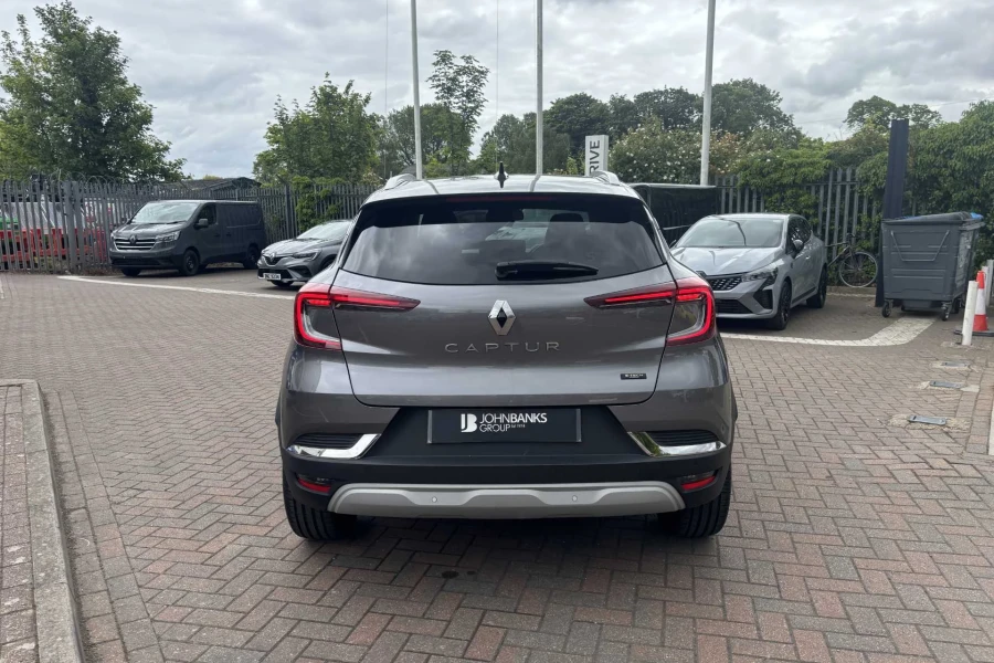 Vehicle Image - 2