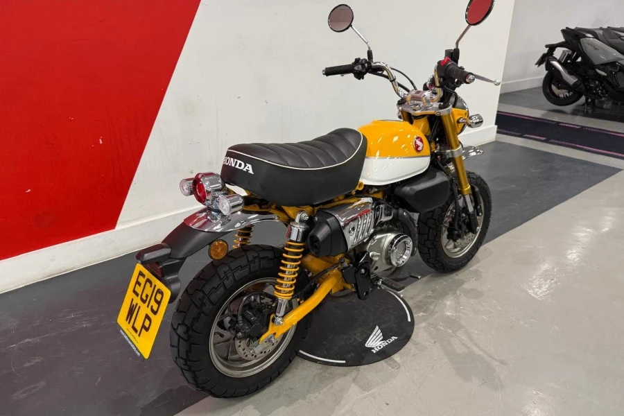 Vehicle Image - 2