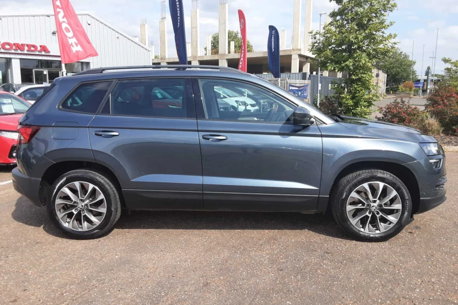 Vehicle Image - 2