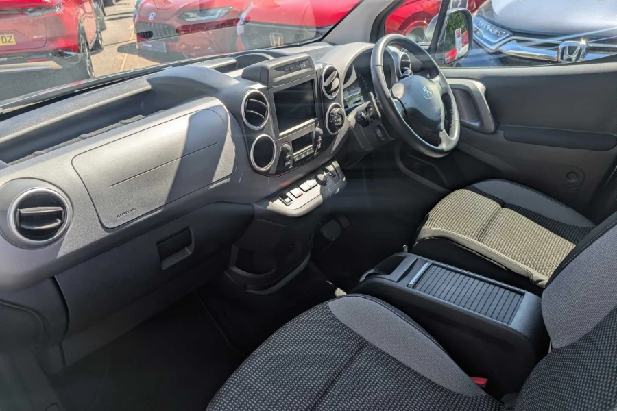 Vehicle Image - 1