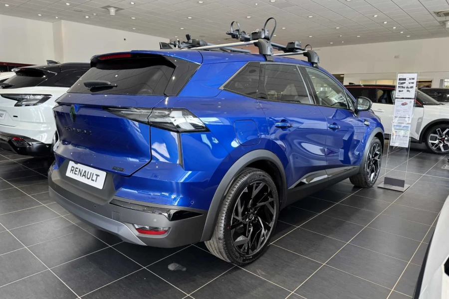 Vehicle Image - 2