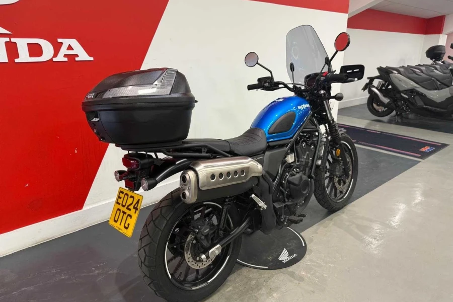 Vehicle Image - 2