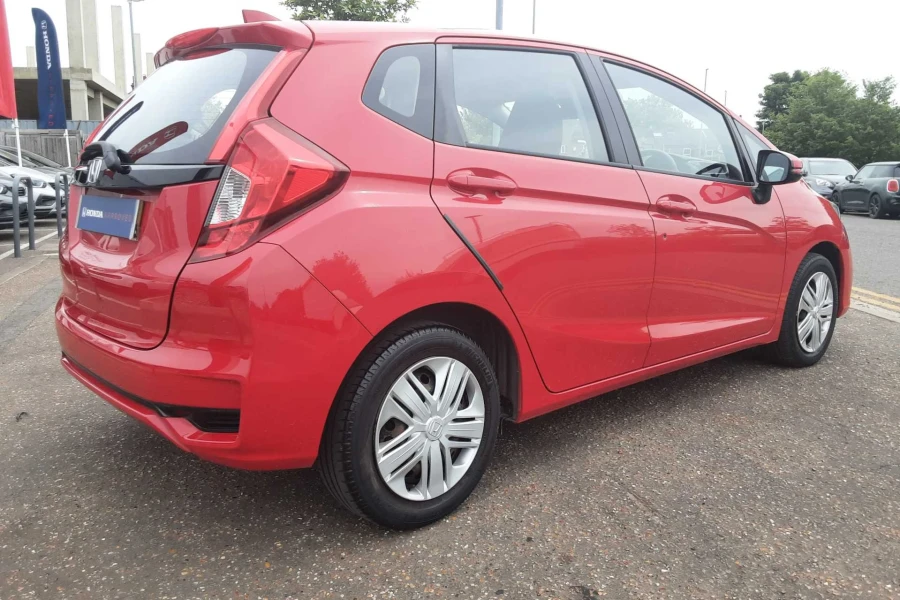 Vehicle Image - 3