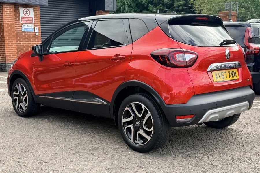 Vehicle Image - 2