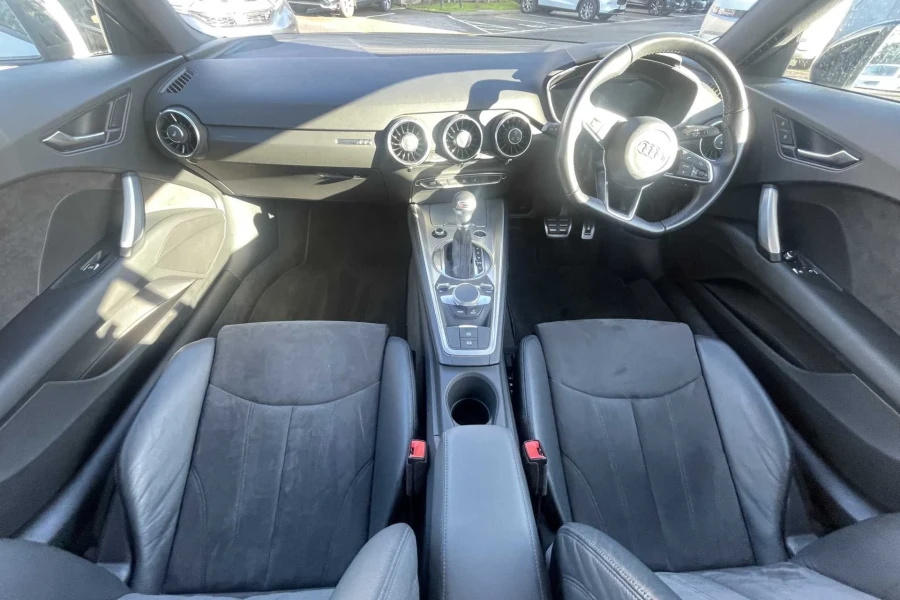 Vehicle Image - 3