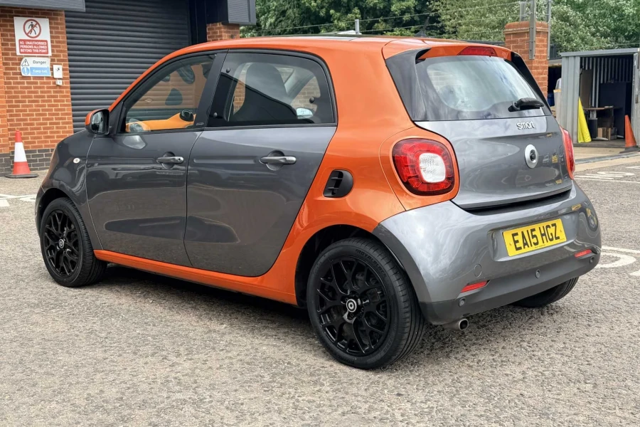 Vehicle Image - 2