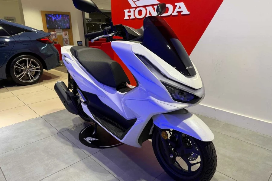 Vehicle Image - 1