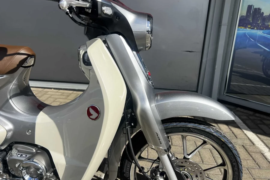 Vehicle Image - 2