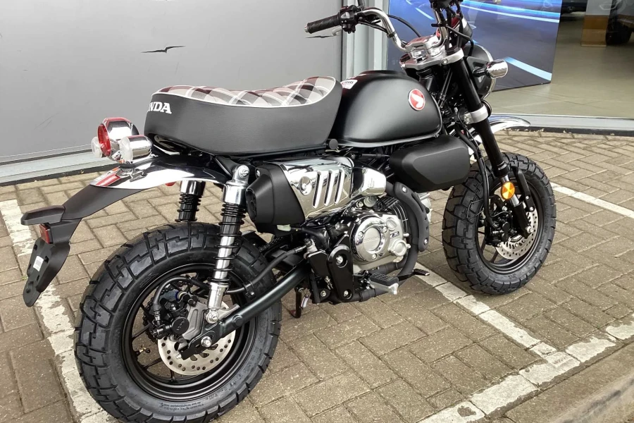 Vehicle Image - 2