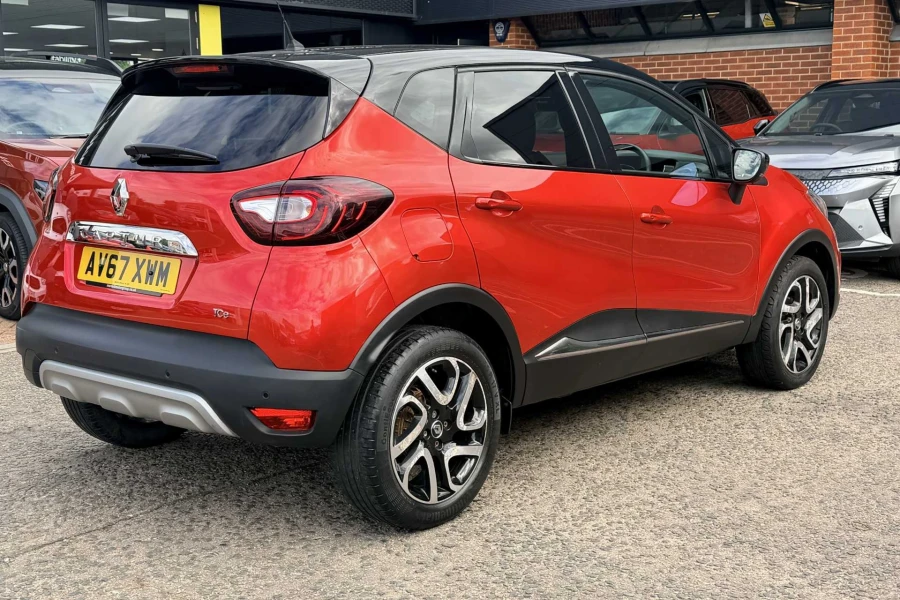 Vehicle Image - 3