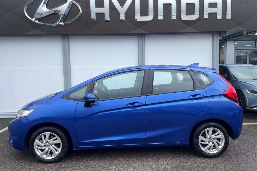 Vehicle Image - 2