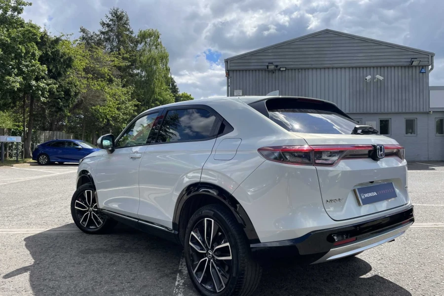 Vehicle Image - 2